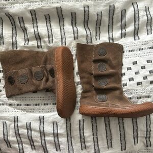 Livie & Luca Size 9 little girl brown ruffle button boot
